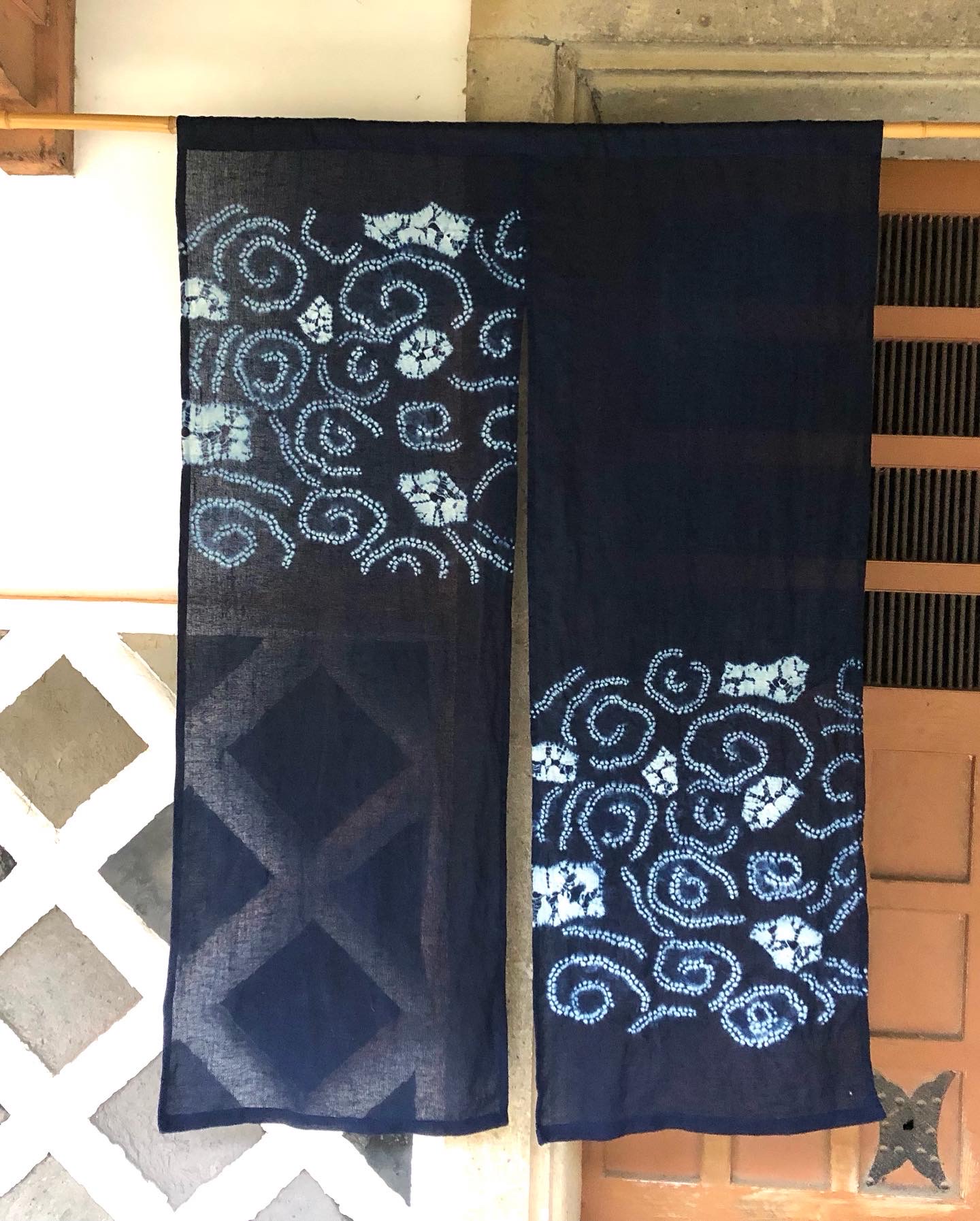 藍と草木染「蔵ギャラリーみつはし」